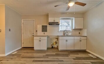 1605 Ravenswood Dr in Evansville, IN - Building Photo - Building Photo