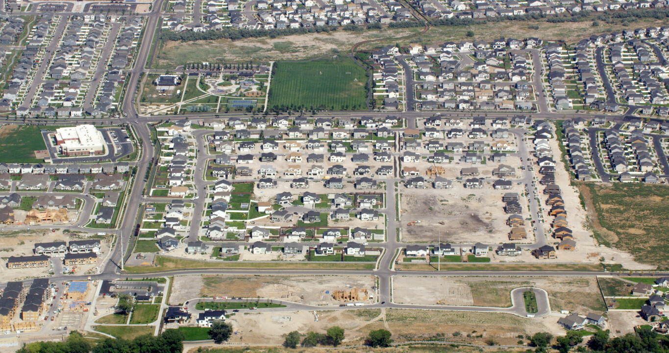 N 300 W in Orem, UT - Building Photo