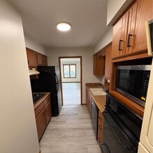 1319 Reed Rd in Fort Wayne, IN - Building Photo - Building Photo