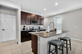 1721 Lindley St in West Palm Beach, FL - Foto de edificio - Building Photo