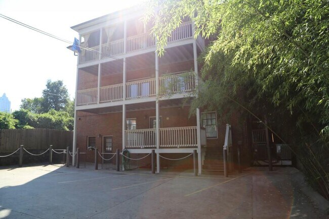 685 Penn Ave NE in Atlanta, GA - Building Photo - Building Photo