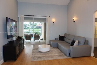 8189 Sandpiper Way in West Palm Beach, FL - Building Photo - Building Photo