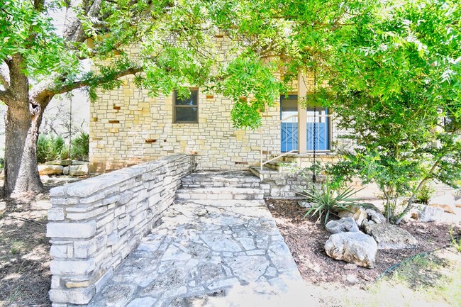 155 Nimitz Rd in Kerrville, TX - Building Photo - Building Photo