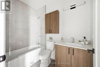 56 Bayswater Ave in Ottawa, ON - Building Photo - Building Photo