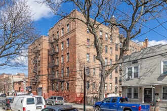 684 E 189th St in Bronx, NY - Building Photo - Building Photo