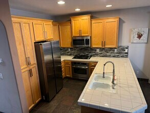 3127 Torland St in Sacramento, CA - Building Photo - Building Photo