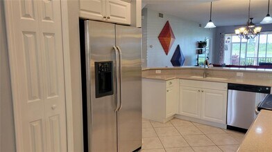 5691 Key Largo Ct in Bradenton, FL - Building Photo - Building Photo