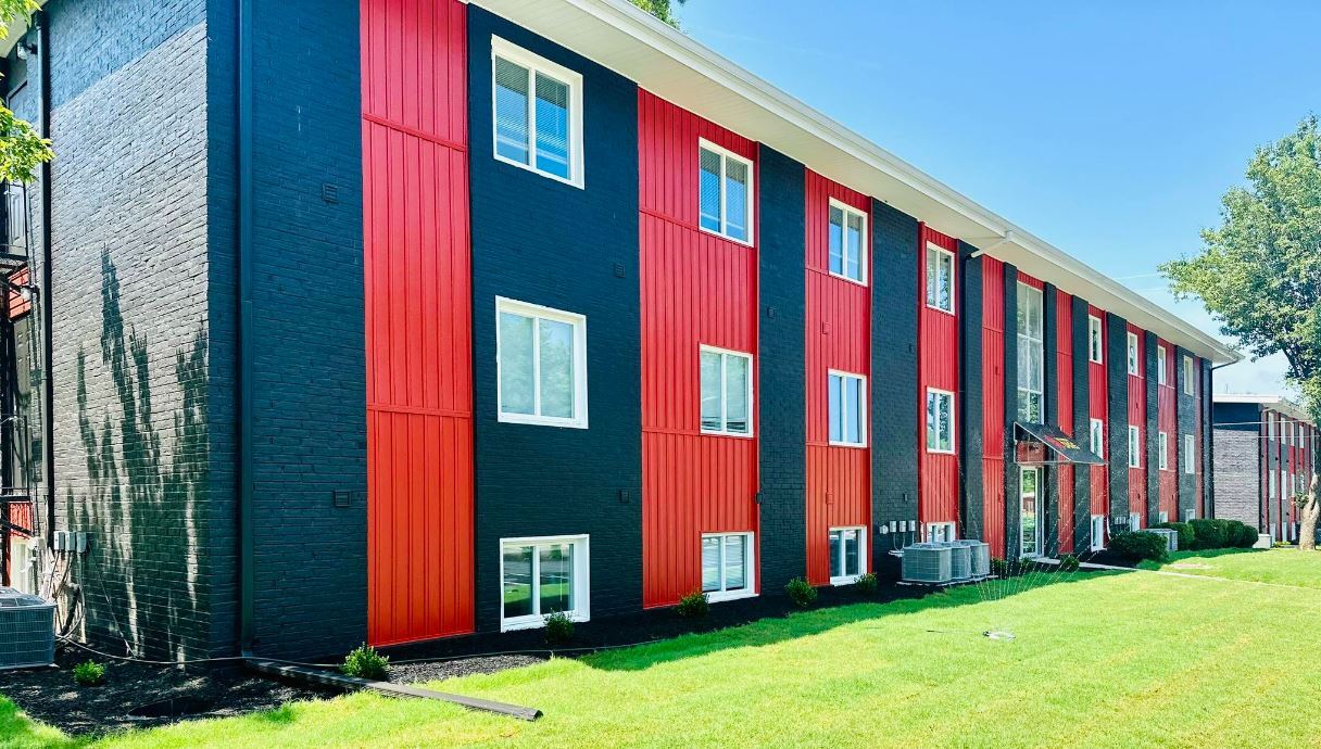 University Digs Apartments in Pittsburg, KS - Building Photo