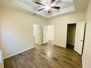 2009 Harrison St-Unit -1 in Weslaco, TX - Building Photo - Building Photo