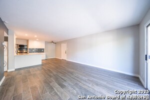 8038 Broadway in San Antonio, TX - Building Photo