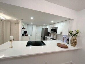 3000 N Palm Aire Dr in Pompano Beach, FL - Building Photo - Building Photo