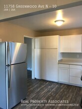 11758 Greenwood Ave N in Seattle, WA - Building Photo - Building Photo