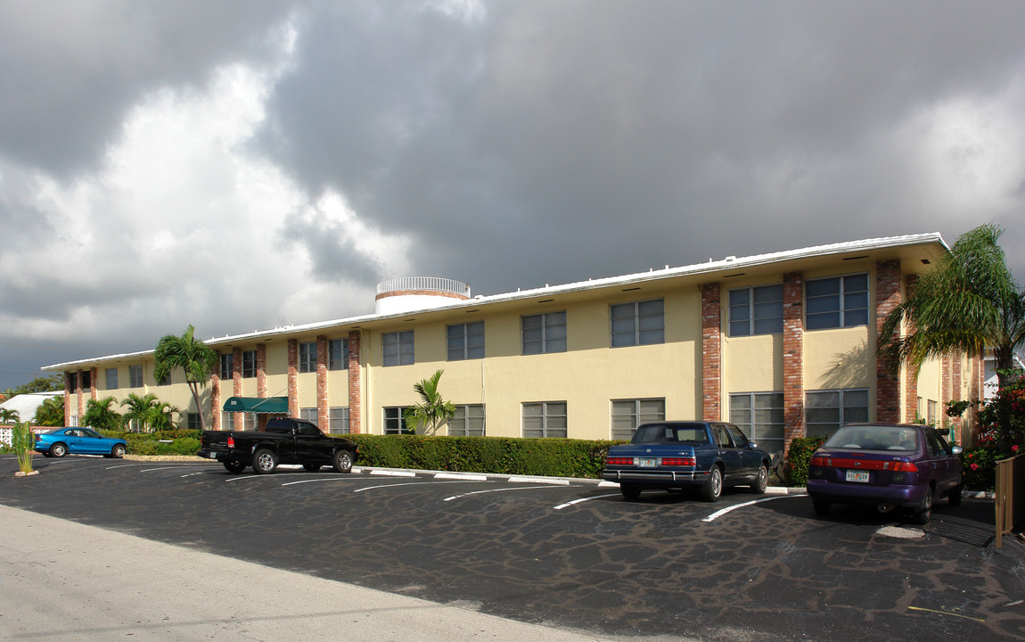 Tribeca Apartments in Fort Lauderdale, FL - Building Photo