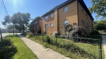 1014 Edwards St in Waukegan, IL - Building Photo