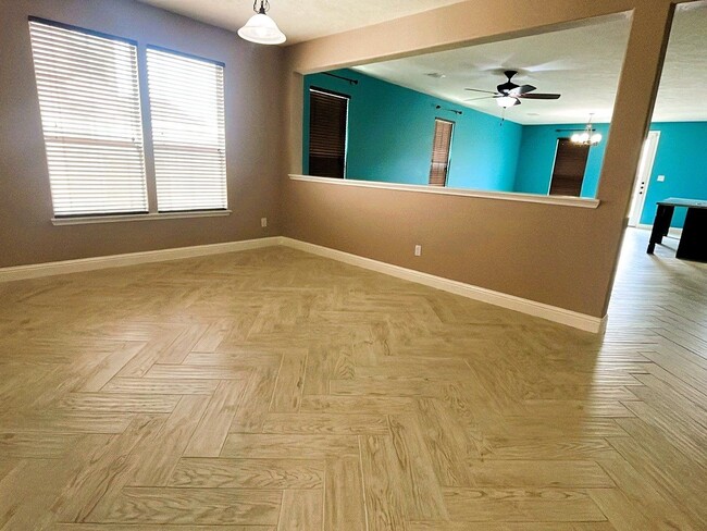 property at 16014 Peach Bluff Ln