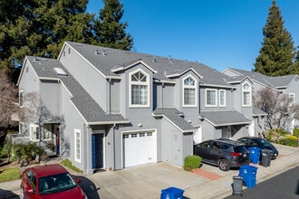 24501 Diamond Ridge Dr in Hayward, CA - Building Photo - Building Photo