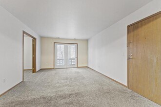 2100 Stirrup Ln in Toledo, OH - Building Photo - Building Photo