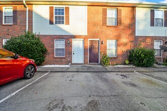 284 Raleigh Dr in Clarksville, TN - Building Photo - Building Photo