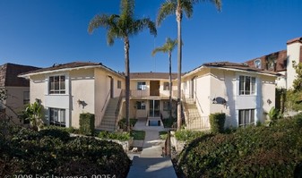 2341 Palos Verdes Dr W Apartments