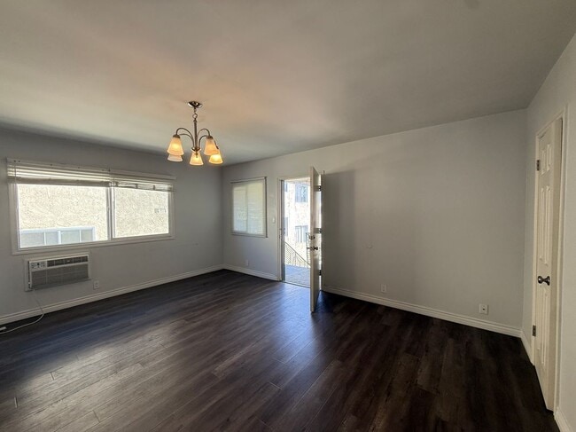 property at 1526 Corinth Ave