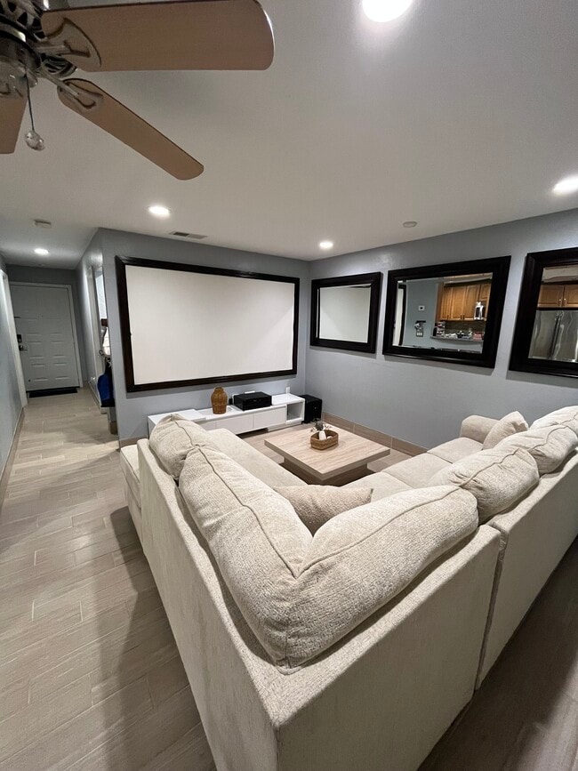 2635 SW 35th Pl in Gainesville, FL - Foto de edificio - Building Photo