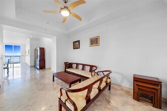 704 N Ocean Blvd, Unit 1002 in Pompano Beach, FL - Foto de edificio - Building Photo