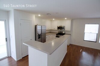 540 Taunton St in Las Vegas, NV - Building Photo - Building Photo