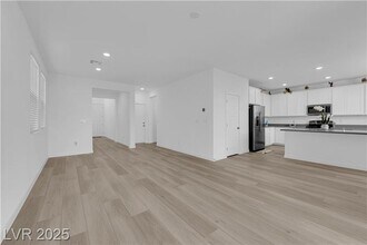 6704 Chargehand Ave in Las Vegas, NV - Building Photo - Building Photo