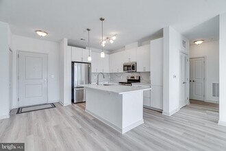 10755 Fairgrounds Dr in Fairfax, VA - Building Photo - Building Photo