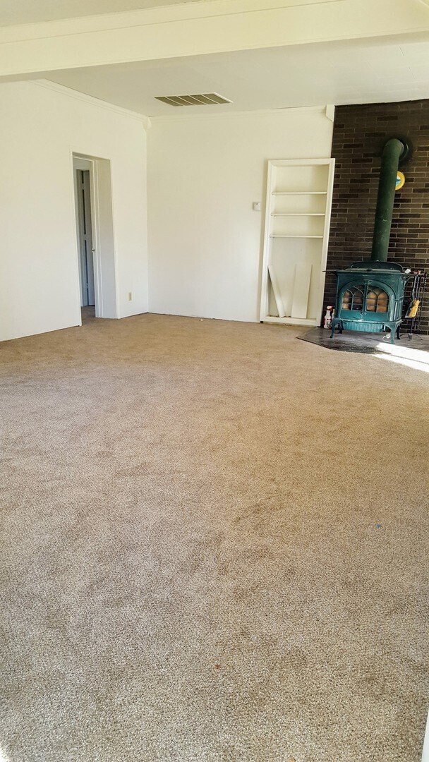 744 Brockman Ln in Bishop, CA - Building Photo - Building Photo