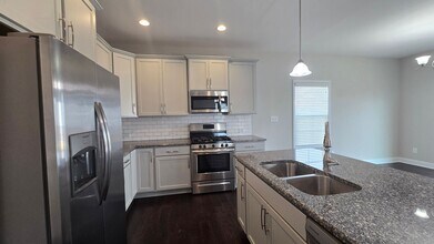 5317 Debut Ave in Hope Mills, NC - Building Photo - Building Photo