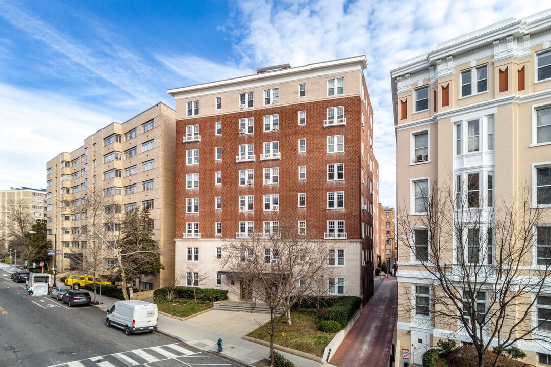 Schuyler Arms in Washington, DC - Foto de edificio