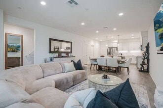 110 Red Brick Dr in Simi Valley, CA - Building Photo - Building Photo