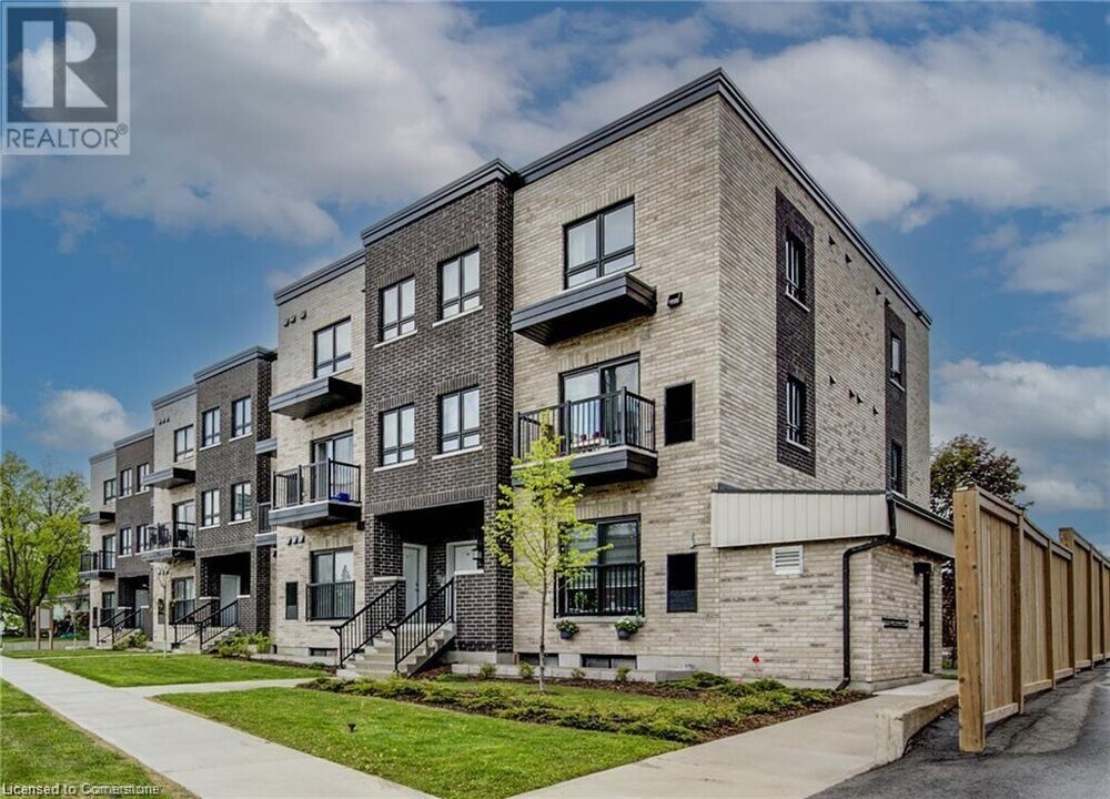600 Victoria St S in Kitchener, ON - Building Photo