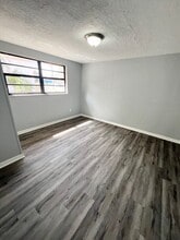 2554 Palm Dr NE in Winter Haven, FL - Building Photo - Building Photo