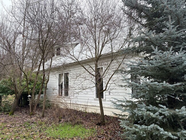 731 Main St in Weaverville, CA - Building Photo - Building Photo