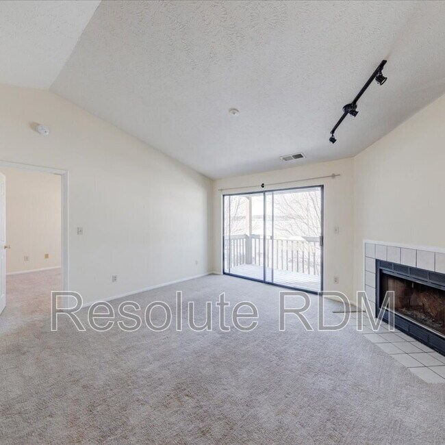 4381 Village Pkwy Cir W in Indianapolis, IN - Building Photo - Building Photo