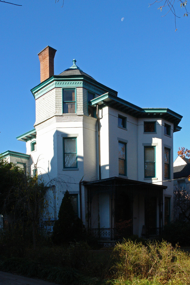 1016 Cherokee Rd in Louisville, KY - Foto de edificio - Building Photo