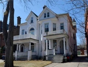 328-330 Brunswick Ave in Toronto, ON - Building Photo - Primary Photo