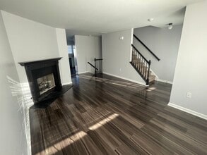 104 Hudson Ct in Hackettstown, NJ - Foto de edificio - Building Photo