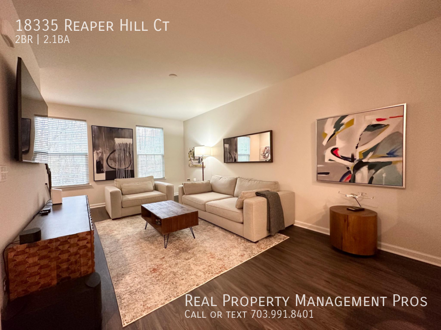 18335 Reaper Hl Ct in Triangle, VA - Building Photo