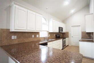 13145 Larks View Point in Fort Worth, TX - Building Photo - Building Photo