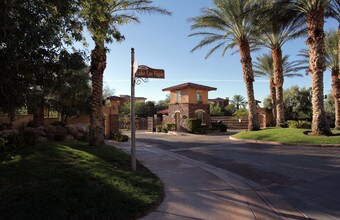 Prima At Lake Las Vegas in Henderson, NV - Foto de edificio - Building Photo