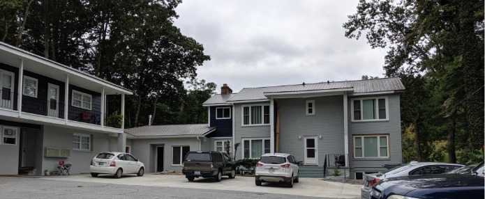 Lakeshore Apartments in Hendersonville, NC - Building Photo