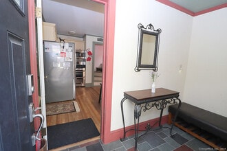 111 Stearns St in Bristol, CT - Building Photo - Building Photo