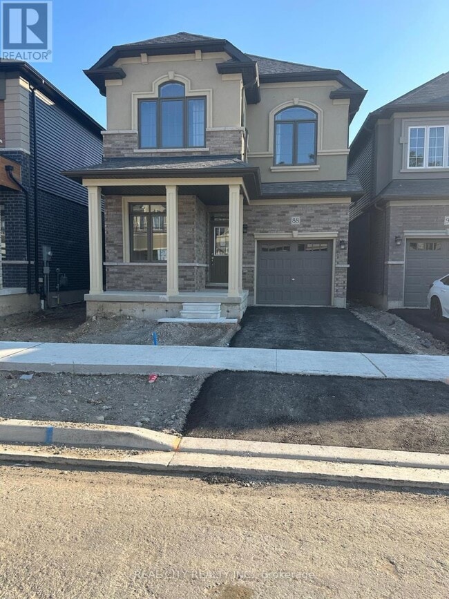 88 Macklin St