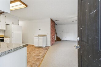 5608 Mooretown Rd in Williamsburg, VA - Foto de edificio - Building Photo