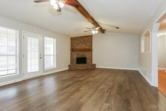 210 Dogwood Pl Dr in Bryant, AR - Foto de edificio - Building Photo