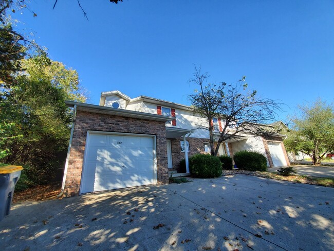 property at 147 Willow Ct
