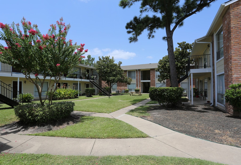 Spring Oaks Apartments in Spring, TX